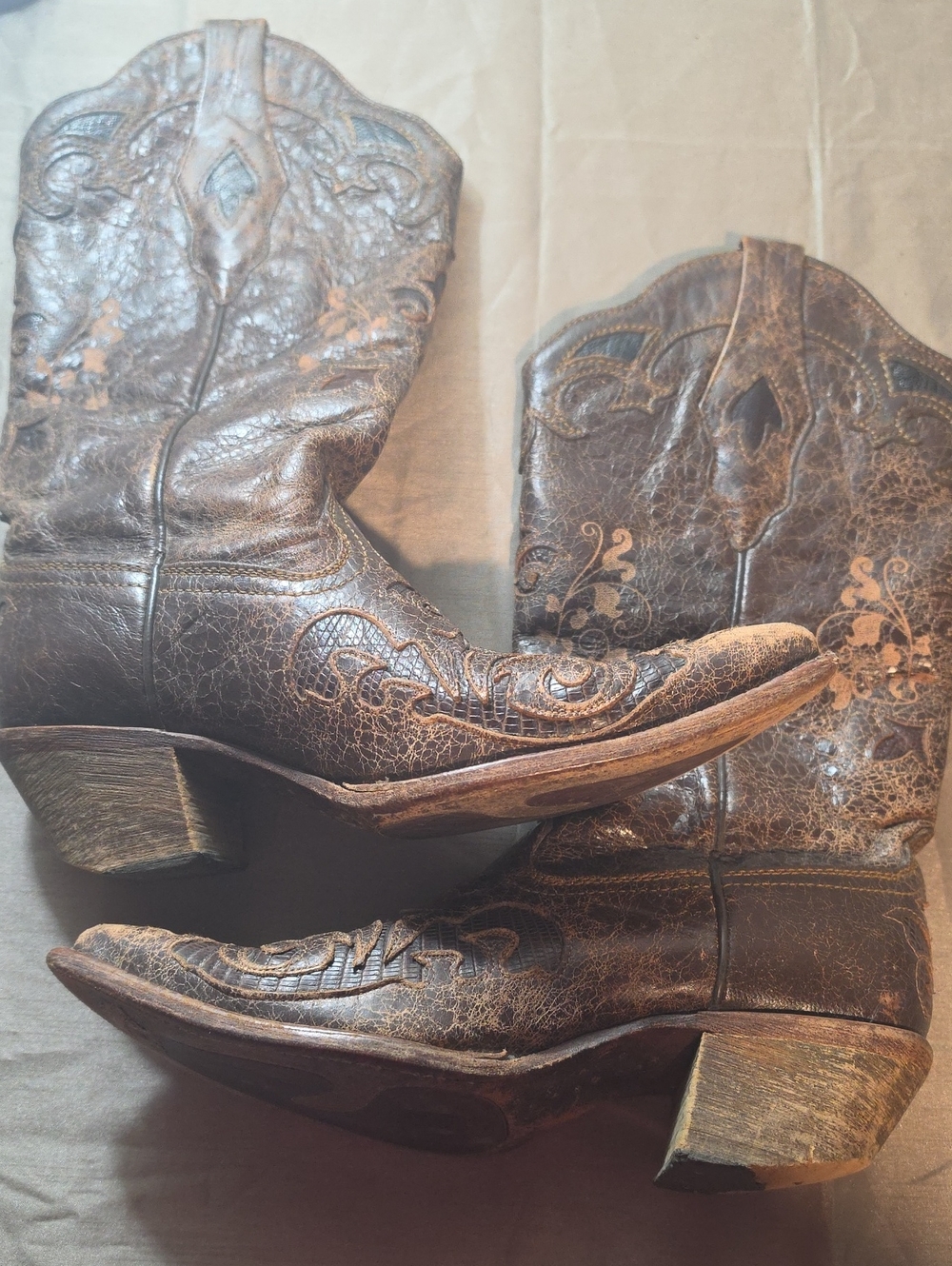 Corral Brown Embroidered Western Heeled Boots